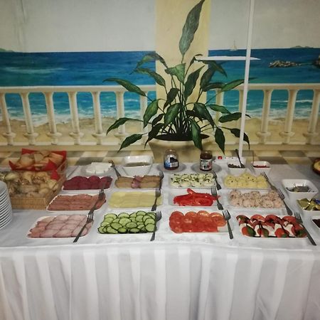 Hotel Dworek วรอตซวาฟ ภายนอก รูปภาพ