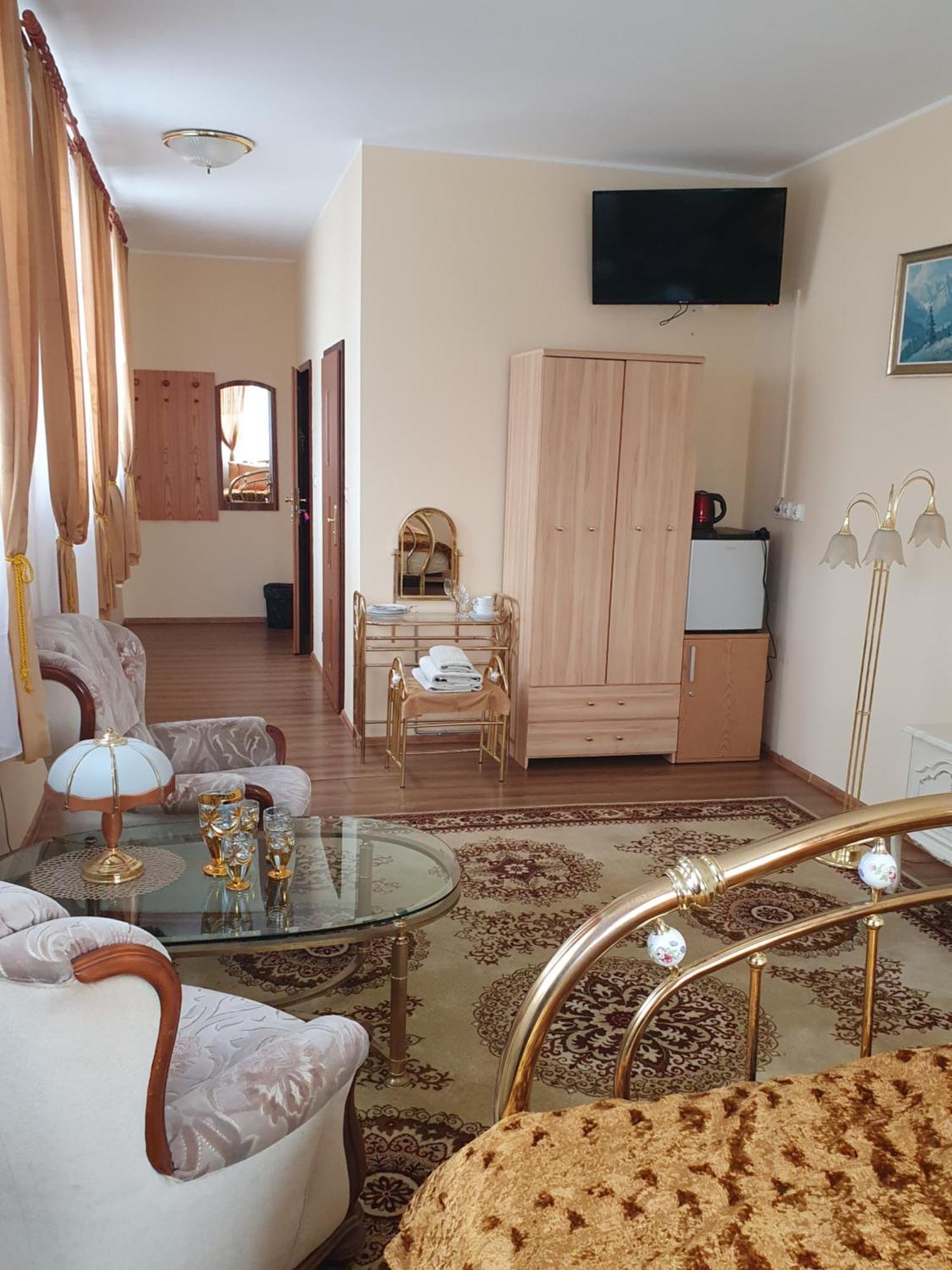 Hotel Dworek วรอตซวาฟ ภายนอก รูปภาพ